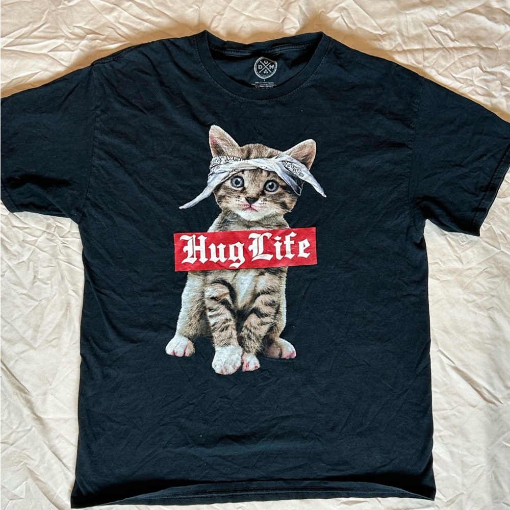 Black and Red Cat Graphic Tee Clothing & Accessories